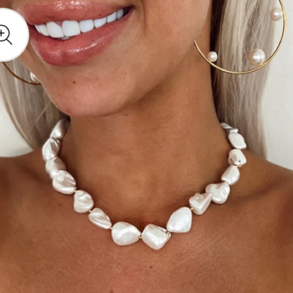Chan + Sutt Elegant White Pearl Necklace